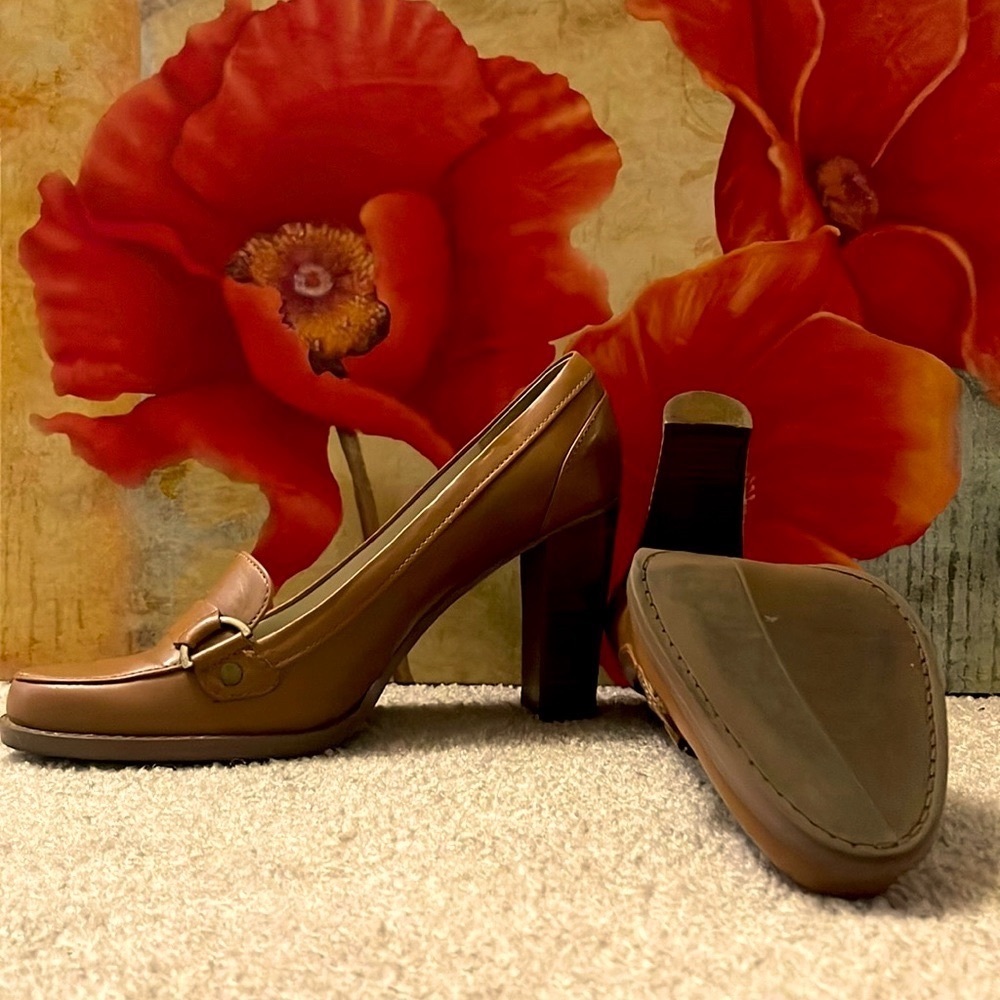 Shoes - Picture 2 of 2